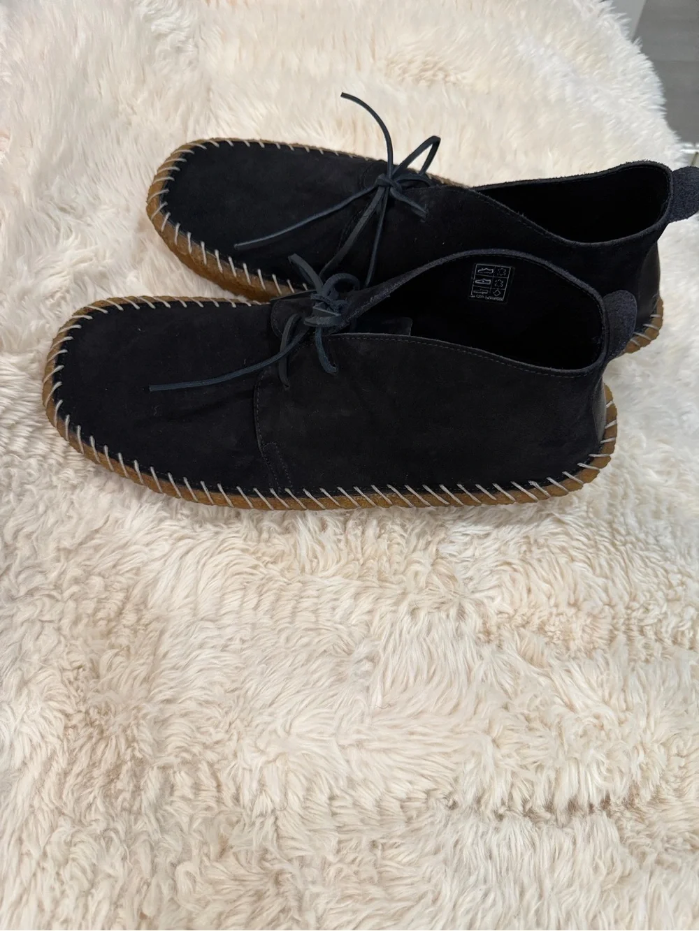 Men's Black Suede Chukka Boots with Contrast Stitching